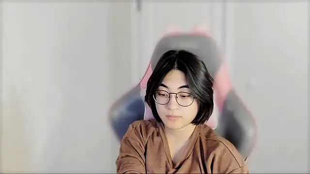  hannah baker online show from March 18, 2025, 7:44 am