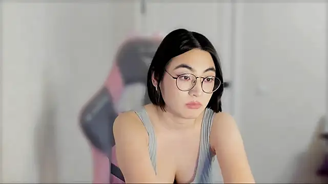  hannah baker online show from February 25, 2025, 4:14 pm