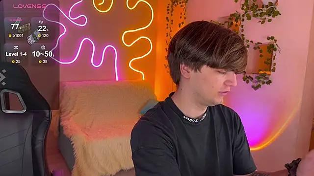 RobertAndLinela online show from November 1, 2025, 3:50 pm