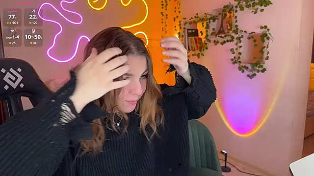 RobertAndLinela online show from November 19, 2025, 12:38 pm