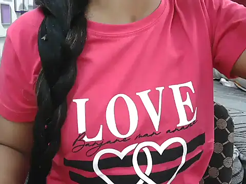 Snapshot of Somiya87 chatting on November 12, 2025, 6:23 pm Somiya87 online show from November 12, 2025, 6:23 pm