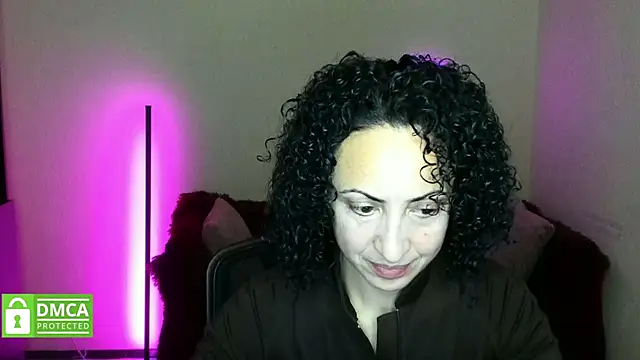 Arianasweety23 online show from November 4, 2025, 6:33 pm