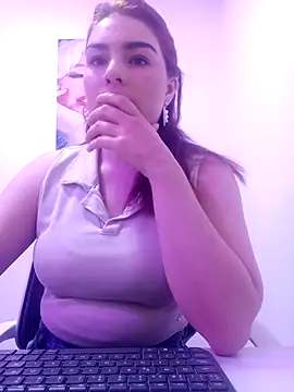 VictoriaMolina online show from November 19, 2025, 12:43 am