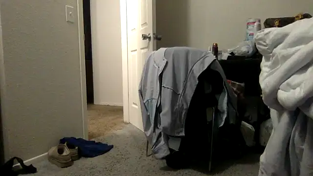 bubblebut420 online show from November 12, 2025, 12:37 am