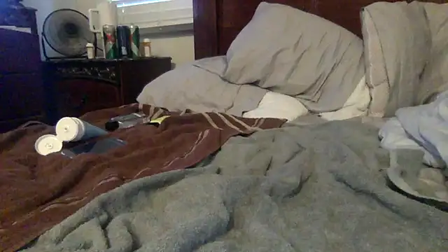 bubblebut420 online show from December 24, 2024, 2:32 am