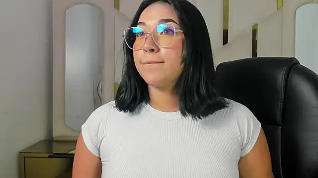Snapshot of IsabellRodriguez18 chatting on May 11, 2026, 3:30 am IsabellRodriguez18 online show from May 11, 2026, 3:30 am