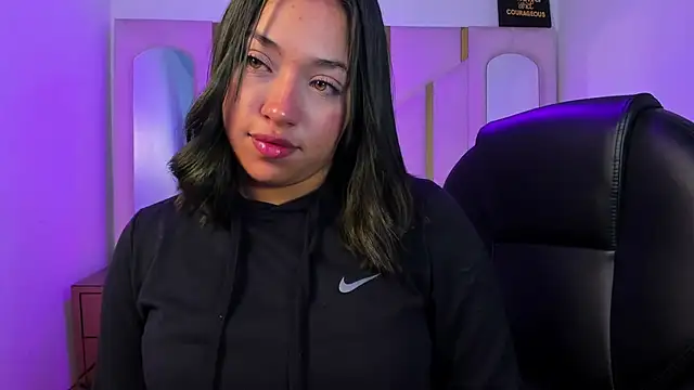 Snapshot of IsabellRodriguez18 chatting on April 3, 2026, 3:24 am IsabellRodriguez18 online show from April 3, 2026, 3:24 am