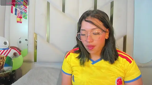 IsabellRodriguez18 online show from June 18, 2026, 4:22 am