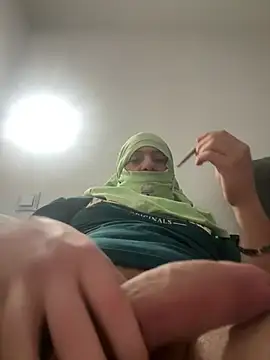 Snapshot of enviedetoinow chatting on December 27, 2024, 1:32 am enviedetoinow online show from December 27, 2024, 1:32 am