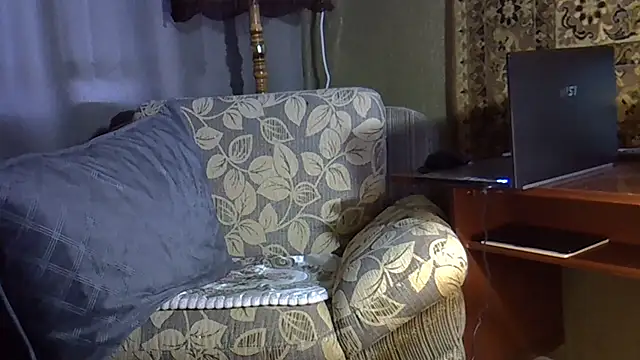 EllaJohnsonX online show from April 9, 2026, 11:05 am