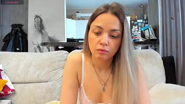 Snapshot of Mia___murrr chatting on May 12, 2026, 2:19 am Mia murrr online show from May 12, 2026, 2:19 am