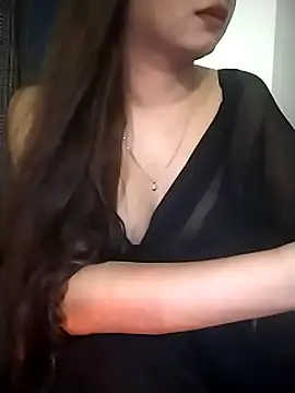 Aish29xh online show from March 17, 2025, 7:37 pm