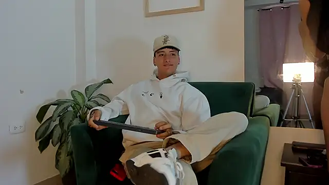 two milkyway online show from November 20, 2025, 12:50 pm