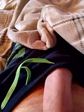 Snapshot of MaxiFabry chatting on November 10, 2025, 9:09 pm MaxiFabry online show from November 10, 2025, 9:09 pm