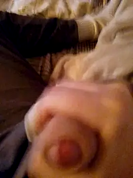 Snapshot of MaxiFabry chatting on October 29, 2025, 9:14 pm MaxiFabry online show from October 29, 2025, 9:14 pm