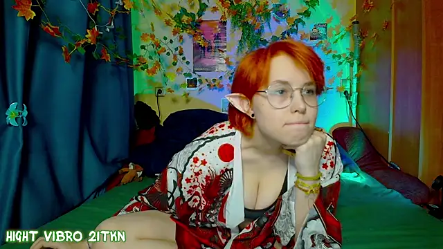 Snapshot of TrickyKitsune chatting on October 27, 2025, 1:45 pm TrickyKitsune online show from October 27, 2025, 1:45 pm