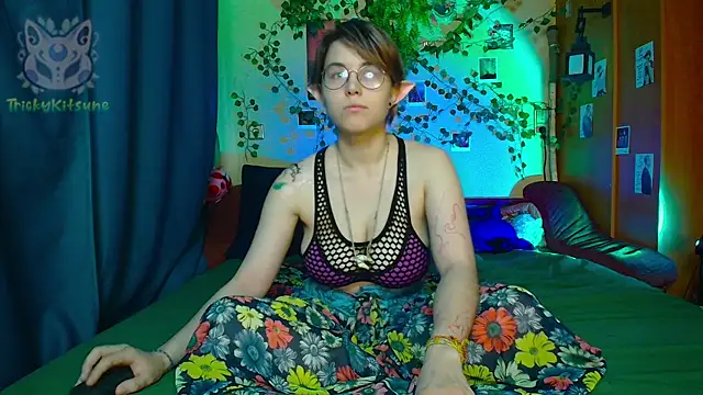 Snapshot of TrickyKitsune chatting on May 10, 2026, 3:58 pm TrickyKitsune online show from May 10, 2026, 3:58 pm