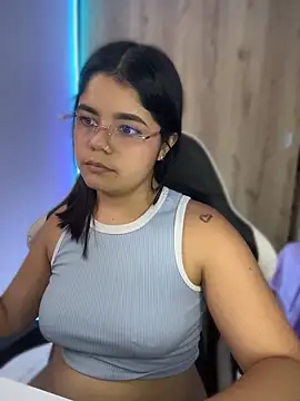 Snapshot of pretty_angela1 chatting on April 23, 2026, 12:29 pm pretty angela1 online show from April 23, 2026, 12:29 pm