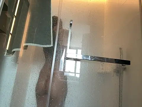 Snapshot of andthen69 chatting on January 21, 2025, 5:49 am andthen69 online show from January 21, 2025, 5:49 am