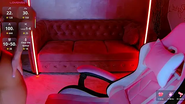 evanew  online show from December 2, 2025, 4:03 am