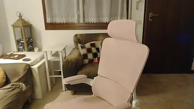 Snapshot of LasolitaAuri chatting on March 3, 2025, 8:21 pm LasolitaAuri online show from March 3, 2025, 8:21 pm