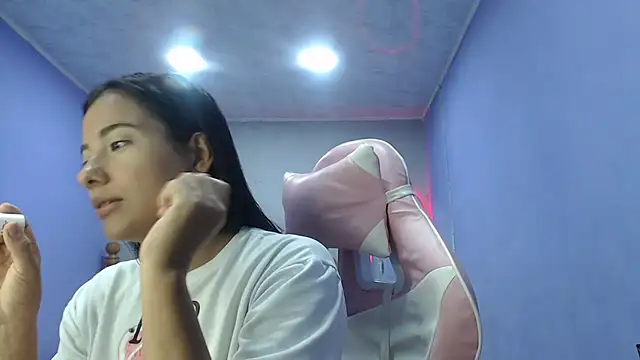 Coral0403 online show from September 13, 2025, 3:56 pm