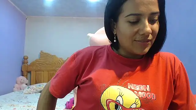 Coral0403 online show from September 12, 2025, 12:22 am