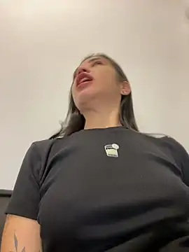 Snapshot of Liam_OH chatting on January 4, 2025, 3:18 am Liam OH online show from January 4, 2025, 3:18 am