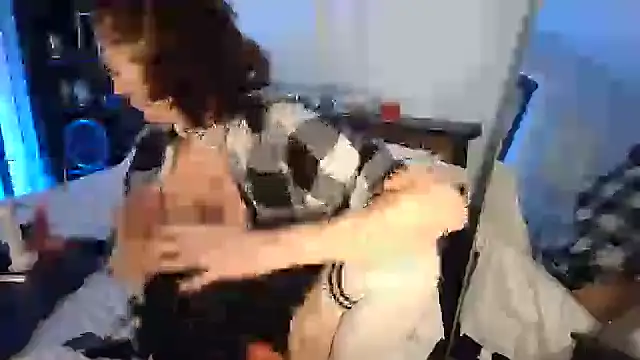 AlessasRoom online show from November 18, 2025, 7:22 am