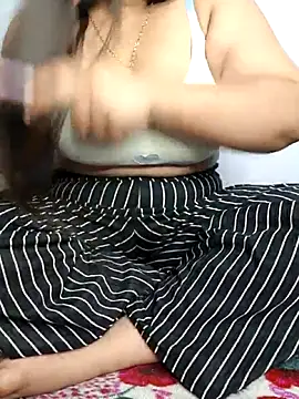 Snapshot of tanvihot2 chatting on February 17, 2026, 3:09 pm tanvihot2 online show from February 17, 2026, 3:09 pm