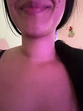 Snapshot of emmariders2 chatting on September 27, 2025, 9:21 pm emmariders2 online show from September 27, 2025, 9:21 pm