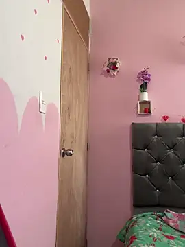 Snapshot of emmariders2 chatting on September 24, 2025, 1:50 pm emmariders2 online show from September 24, 2025, 1:50 pm