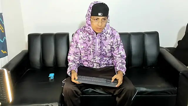 Br4ndxpimm online show from May 4, 2026, 7:44 am