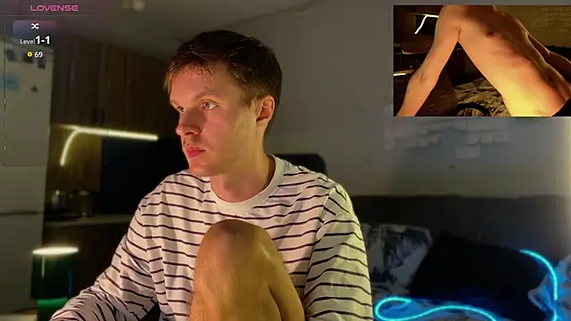 Leonnextdoor online show from April 9, 2026, 2:12 pm