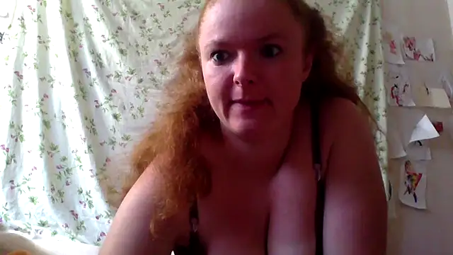 Snapshot of Rae_Jeannie chatting on July 18, 2026, 6:22 am Rae Jeannie online show from July 18, 2026, 6:22 am