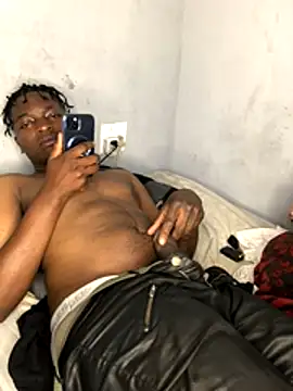 Redfucks333 online show from December 3, 2025, 11:25 pm