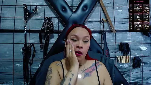 Snapshot of Alana_Roth chatting on November 18, 2025, 6:33 pm Alana Roth online show from November 18, 2025, 6:33 pm