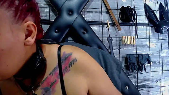 Snapshot of Alana_Roth chatting on November 24, 2025, 6:52 pm Alana Roth online show from November 24, 2025, 6:52 pm