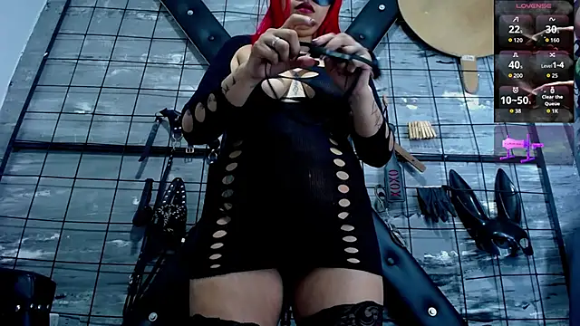 Snapshot of Alana_Roth chatting on November 14, 2025, 7:17 pm Alana Roth online show from November 14, 2025, 7:17 pm