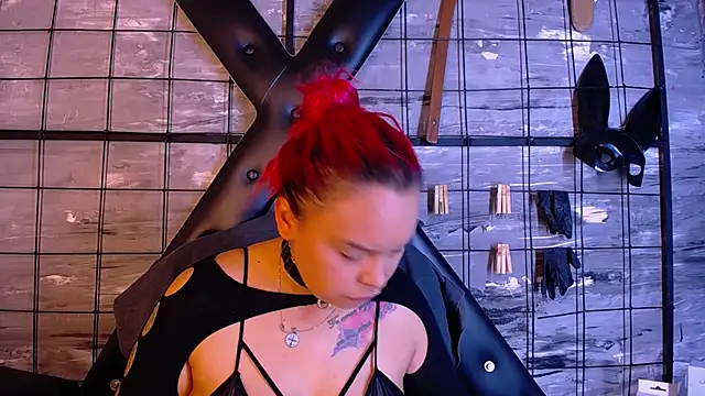 Snapshot of Alana_Roth chatting on October 31, 2025, 4:36 pm Alana Roth online show from October 31, 2025, 4:36 pm