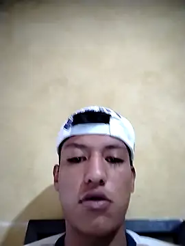 Snapshot of MartzJJ chatting on October 21, 2025, 7:57 pm MartzJJ online show from October 21, 2025, 7:57 pm