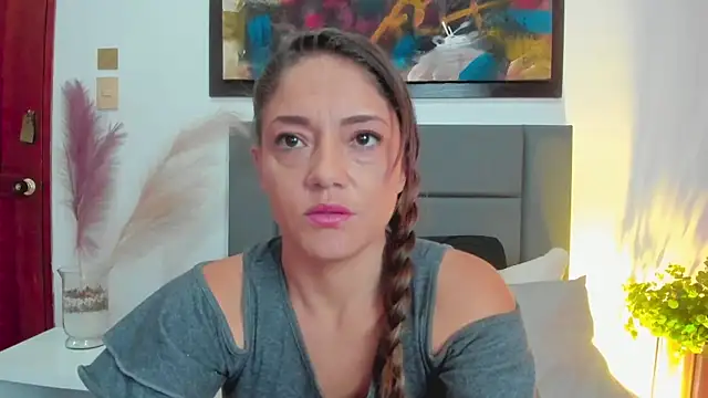 Snapshot of EloiseQuinn chatting on October 2, 2025, 1:14 pm EloiseQuinn online show from October 2, 2025, 1:14 pm