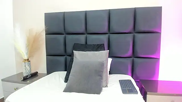 Snapshot of EloiseQuinn chatting on October 12, 2025, 5:03 pm EloiseQuinn online show from October 12, 2025, 5:03 pm