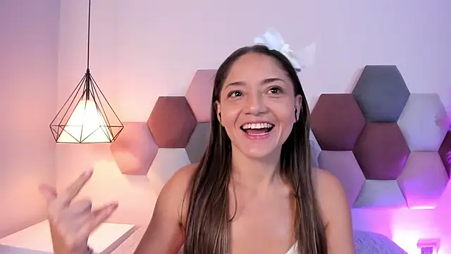 Snapshot of EloiseQuinn chatting on December 2, 2025, 1:35 pm EloiseQuinn online show from December 2, 2025, 1:35 pm