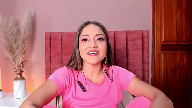 Snapshot of EloiseQuinn chatting on November 29, 2025, 1:55 pm EloiseQuinn online show from November 29, 2025, 1:55 pm