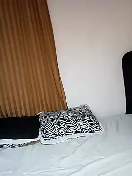 Vixen-Vee online show from December 29, 2024, 6:05 pm