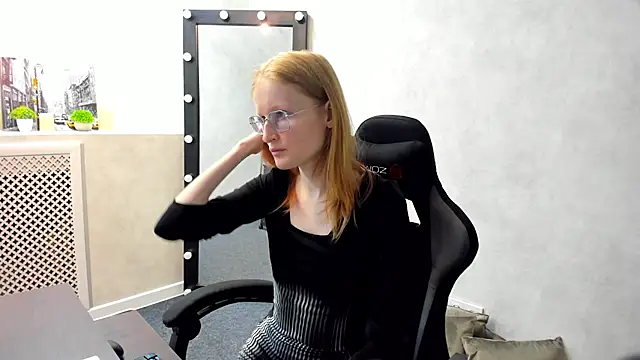 Snapshot of ElizabethHarpper chatting on March 7, 2025, 12:58 am ElizabethHarpper online show from March 7, 2025, 12:58 am