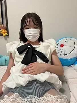 Snapshot of RIRI_Chan_ chatting on July 22, 2026, 12:29 pm RIRI Chan online show from July 22, 2026, 12:29 pm