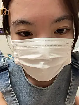 Snapshot of RIRI_Chan_ chatting on July 18, 2026, 11:52 am RIRI Chan online show from July 18, 2026, 11:52 am