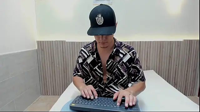 Snapshot of DAVID_VICTORIAA chatting on March 14, 2025, 7:34 pm DAVID VICTORIAA online show from March 14, 2025, 7:34 pm